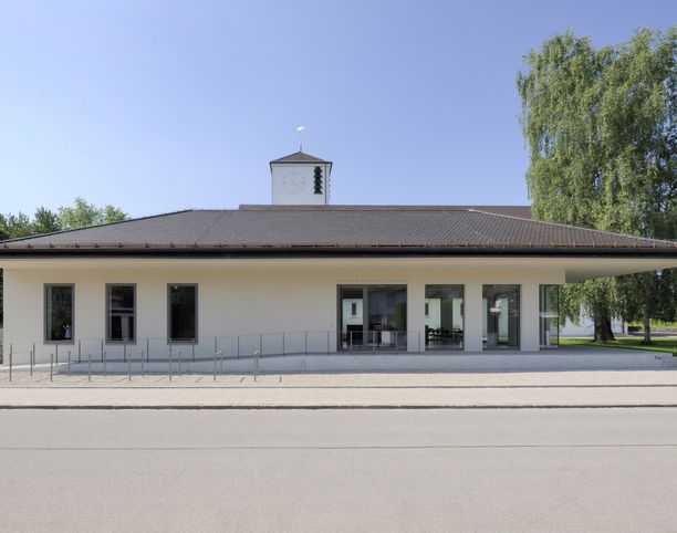 Pfarrheim, Eingang und Gartensaal